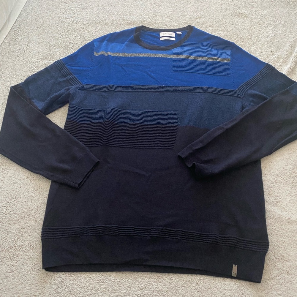 Light weight sweater